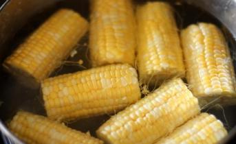 Как сварить кукурузу мягкой и сочной: несколько секретов