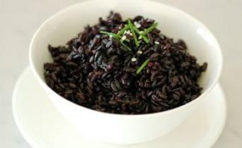 Как приготовить черный рис: еда для силы и красоты